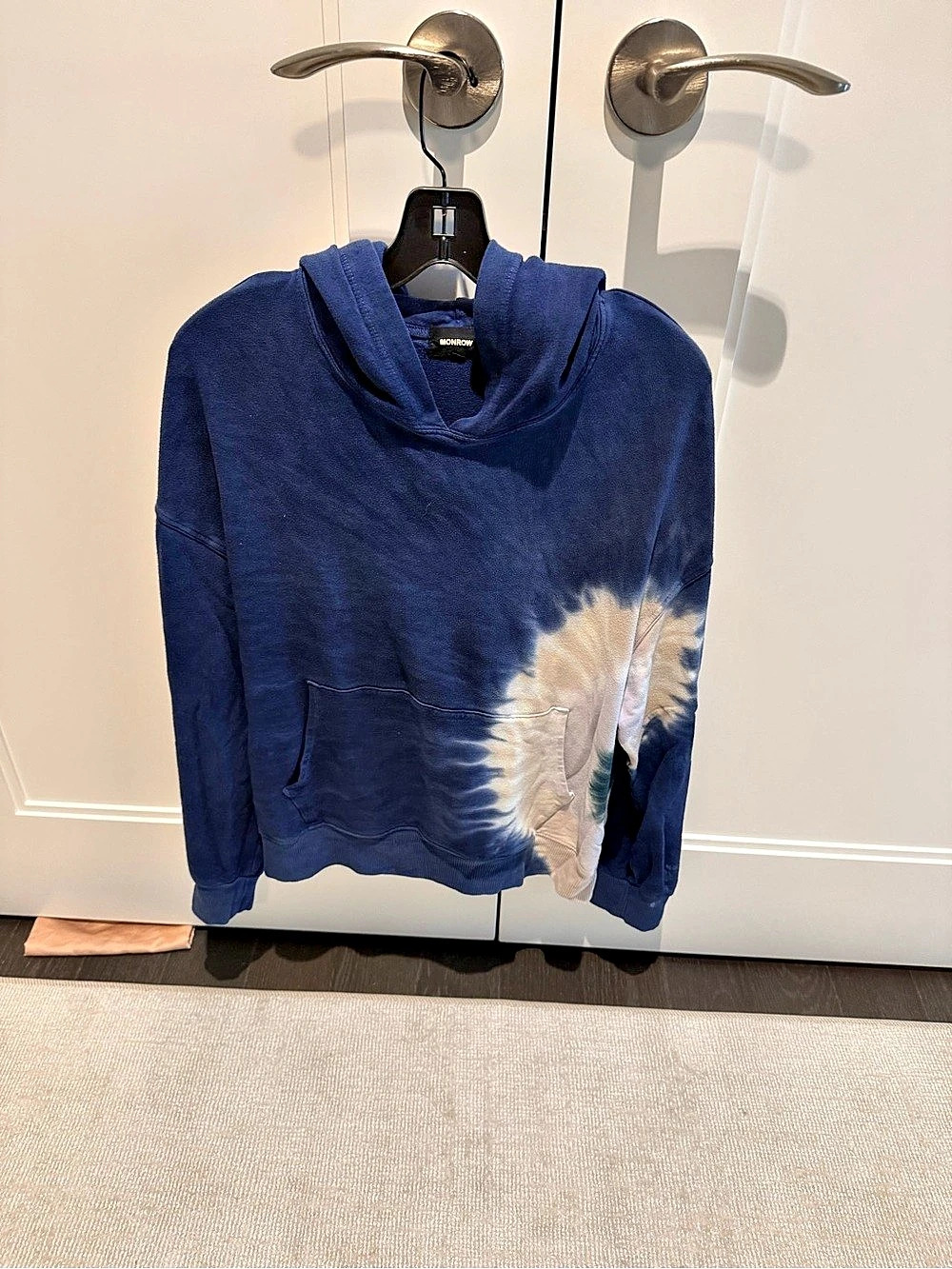 Monrow Sunburst Tie Dye Pullover Hoodie navy Blue & White